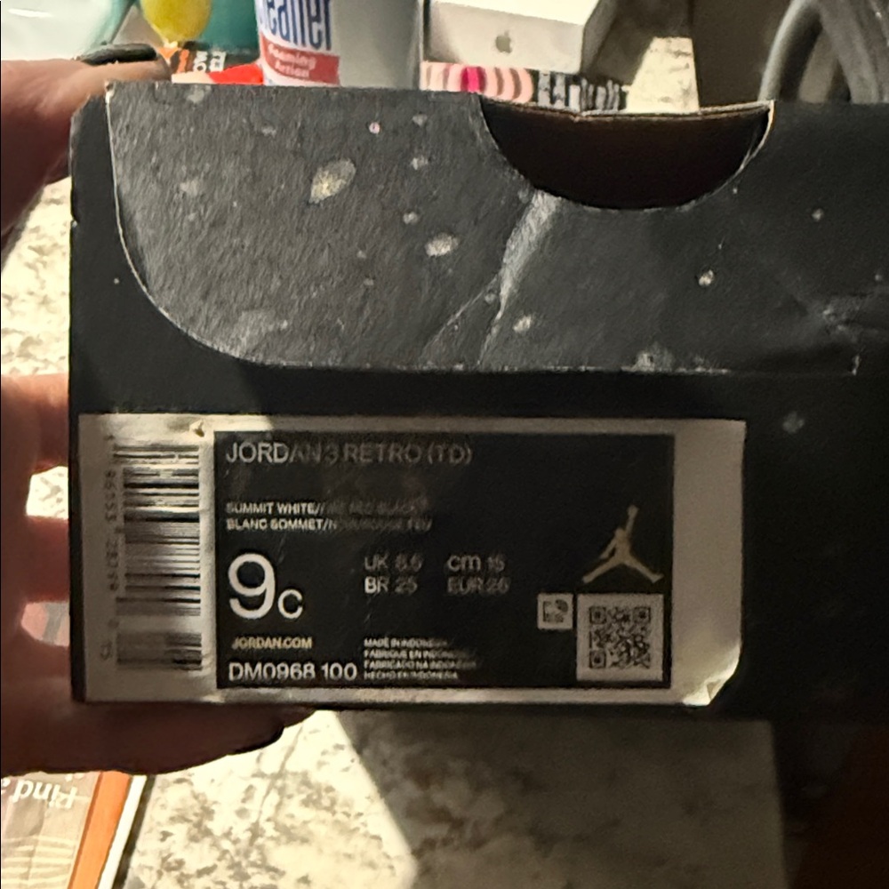 Jordan Kids White and Black Sneakers - Picture 2 of 6